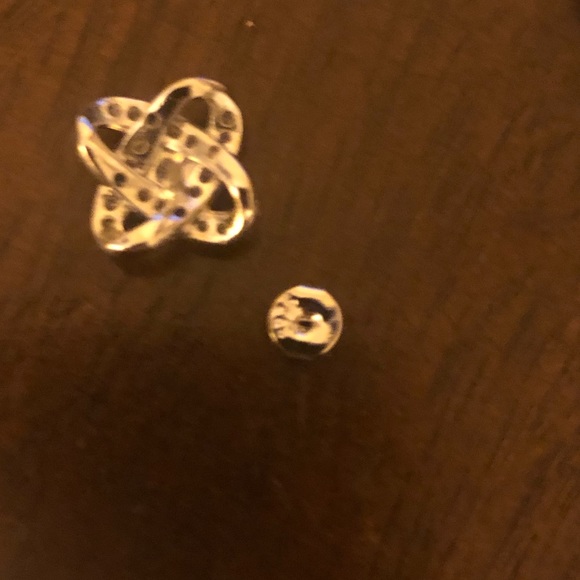 Sterling Sparkly**S925 Silver Love KNOT earrings - Picture 6 of 8